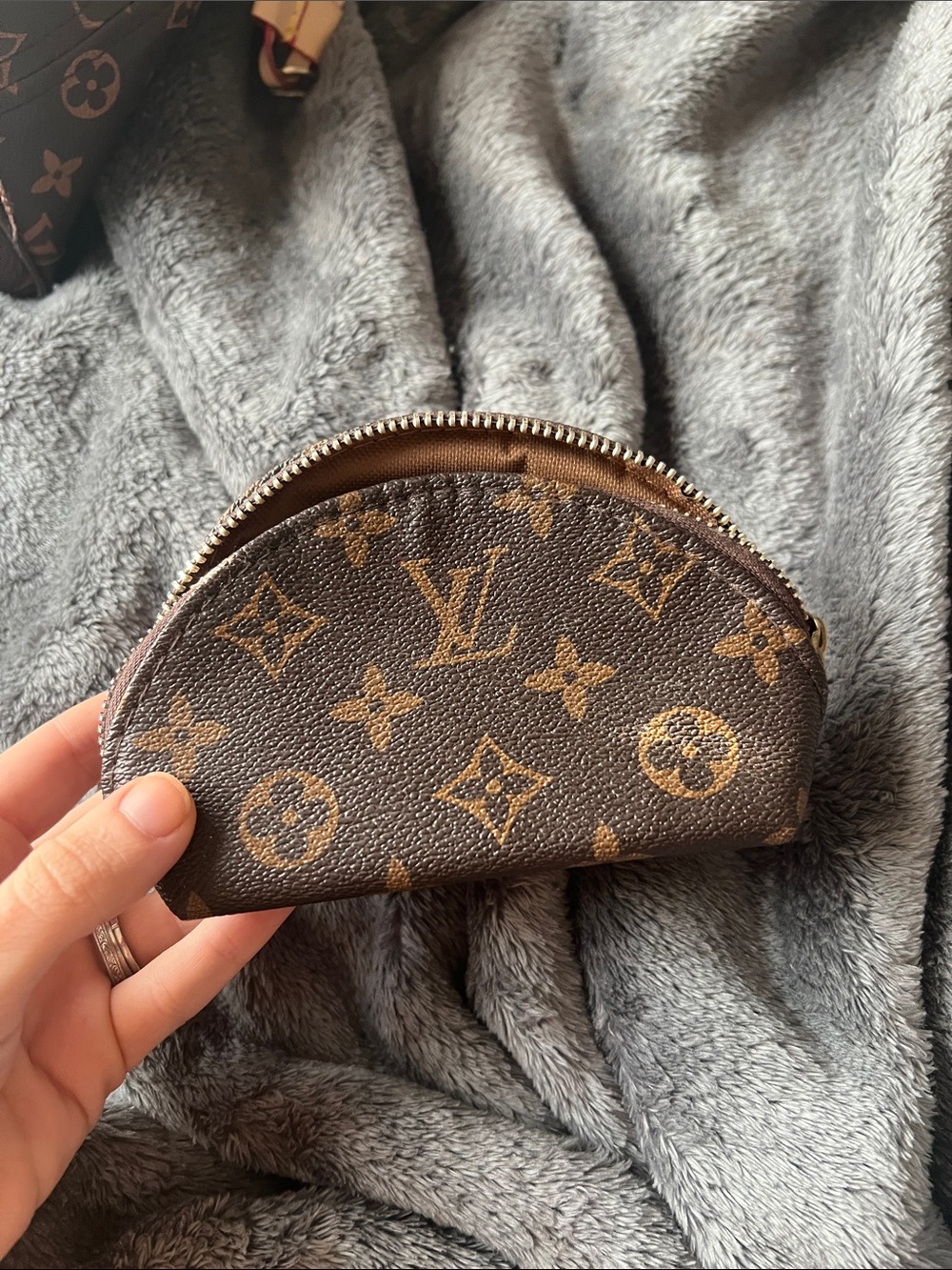 Tiny pouch